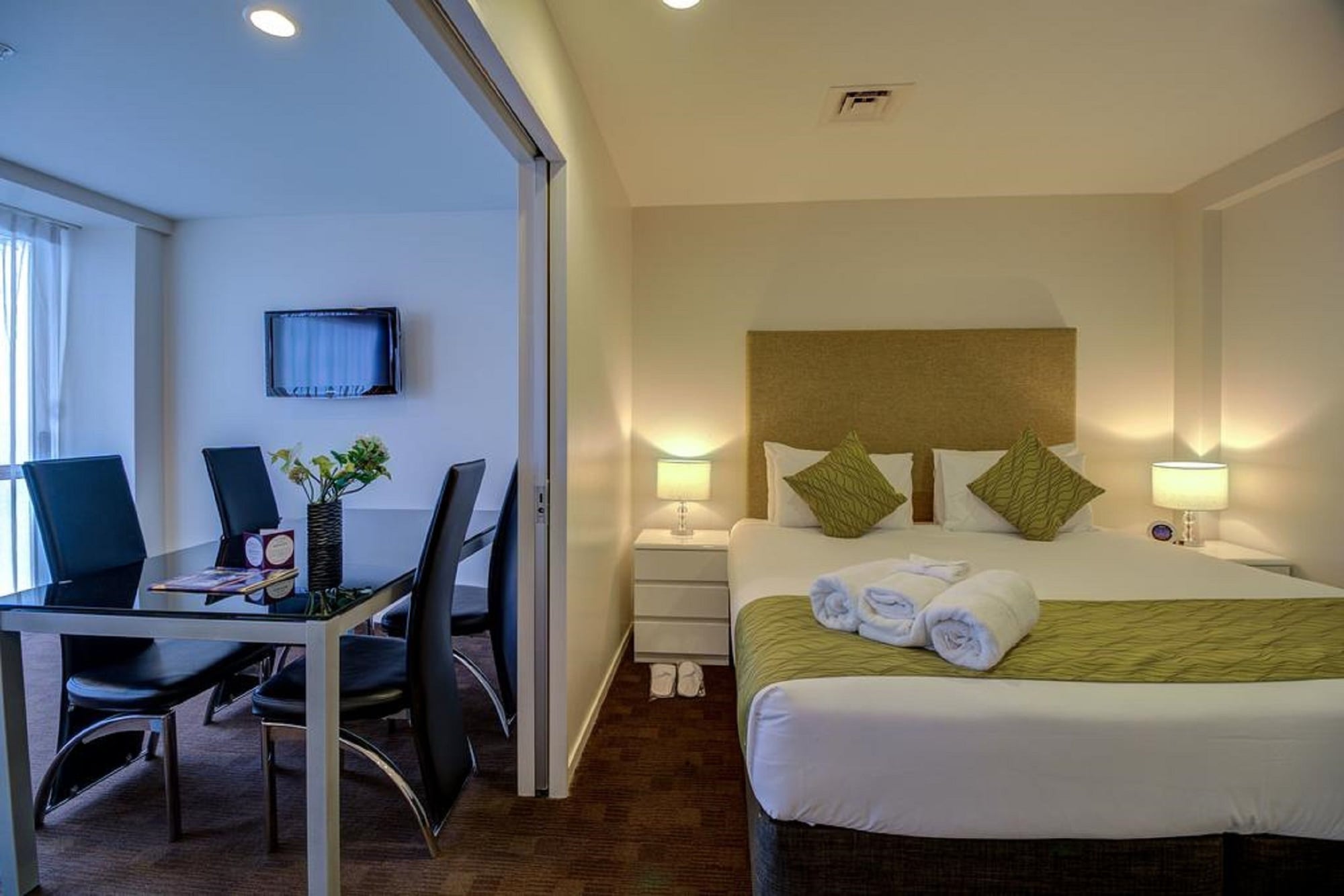 2 BEDROOMS, EXECUTIVE, APARTMENT