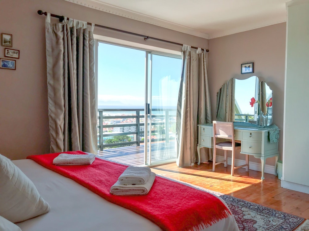 Bluebottle Guest House 6/50