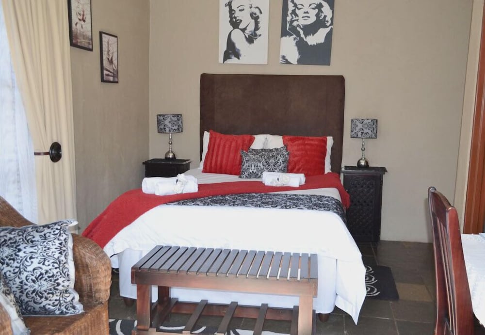 Ikhanda Guesthouse 4/17
