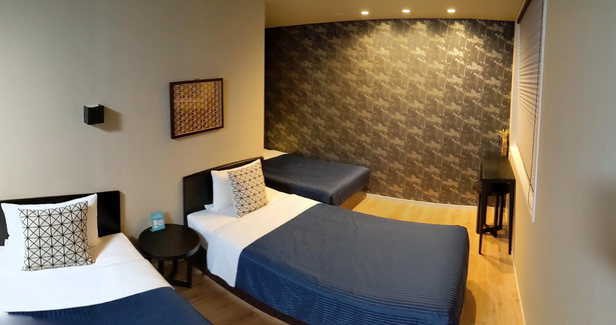 Studio, Twin Beds, 3 Beds