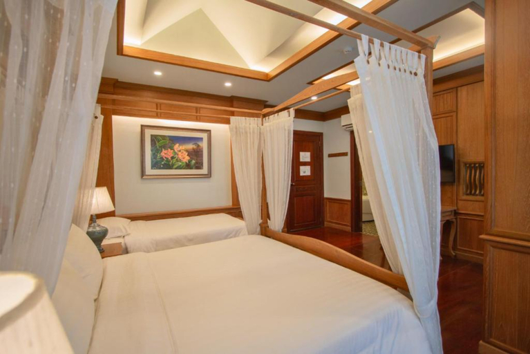 Room, Triple, Hot Tub