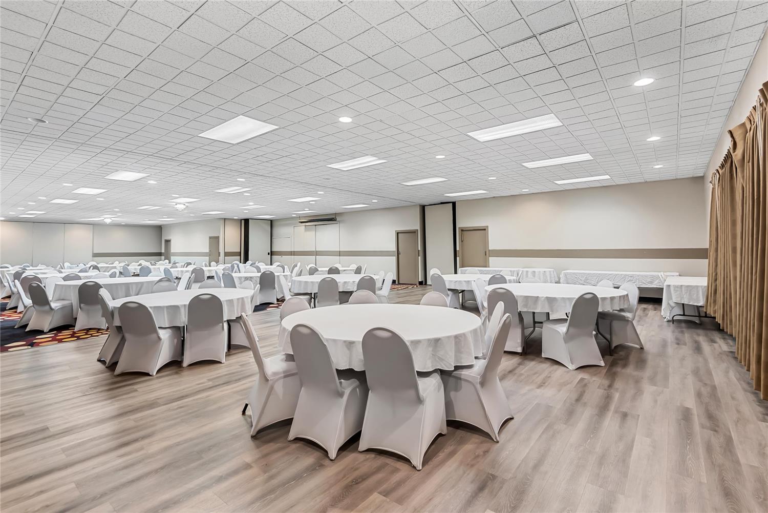 Suburban Studios Fort Dodge 34/44