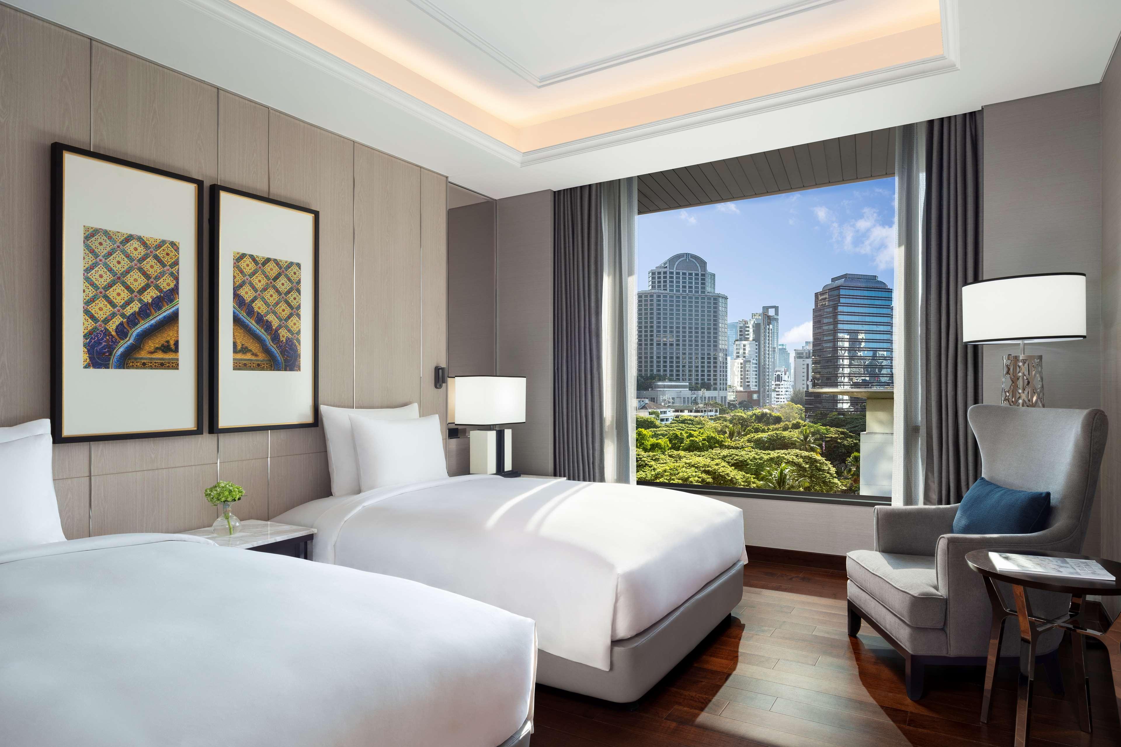 GRAND, DELUXE, TWIN BEDS