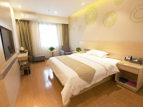 ROOM, DOUBLE BED