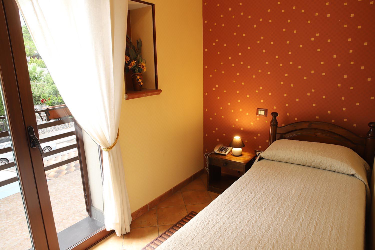 Room, Single