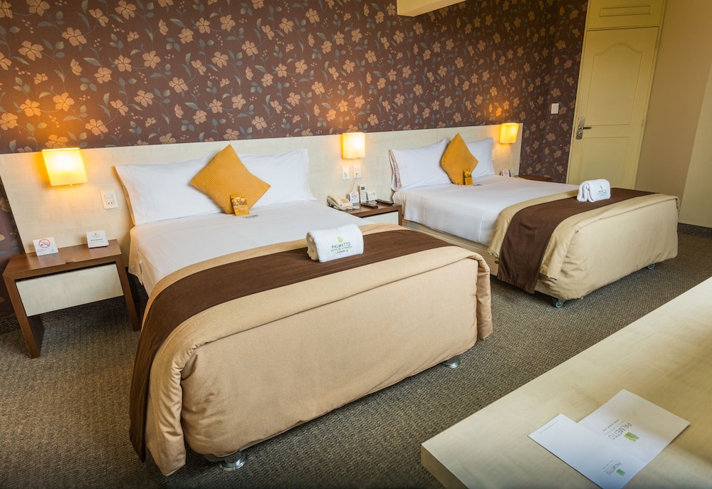 ROOM, TWIN BEDS