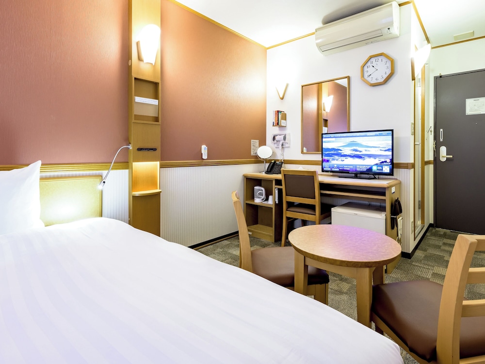 DELUXE, SINGLE, DOUBLE BED, SMOKING