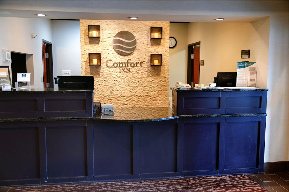 Comfort Inn & Suites Grinnell near I-80 7/32