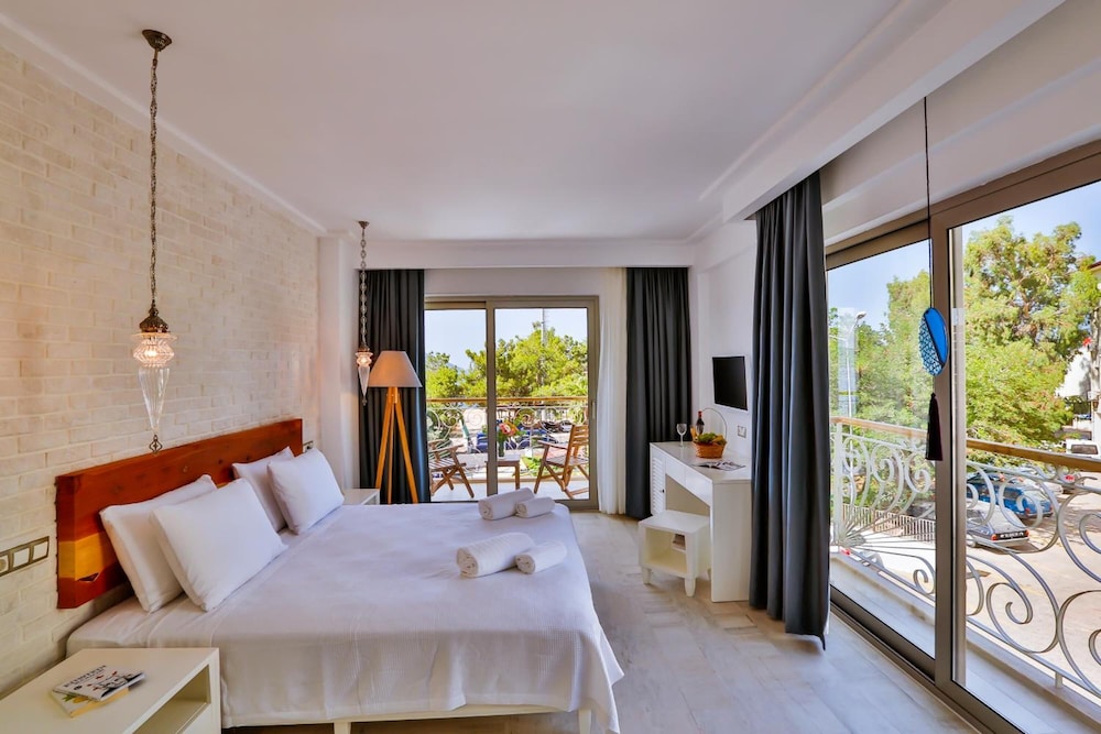 Arnna Hotel 35/67