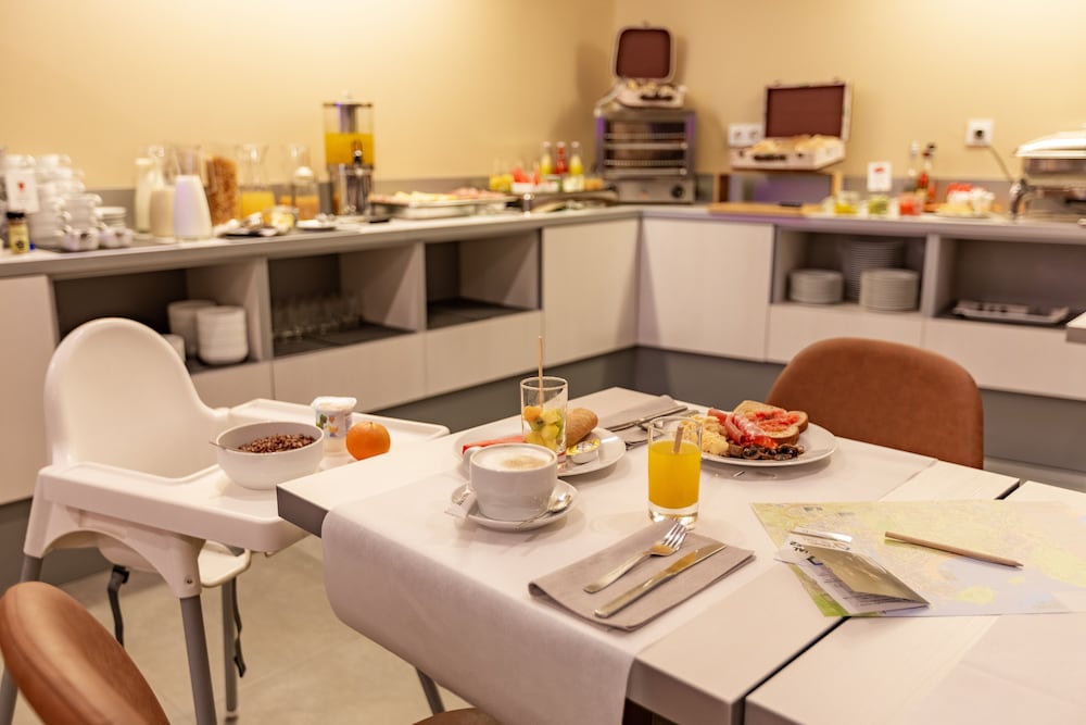 Colectia Hotel Urumea 52/76