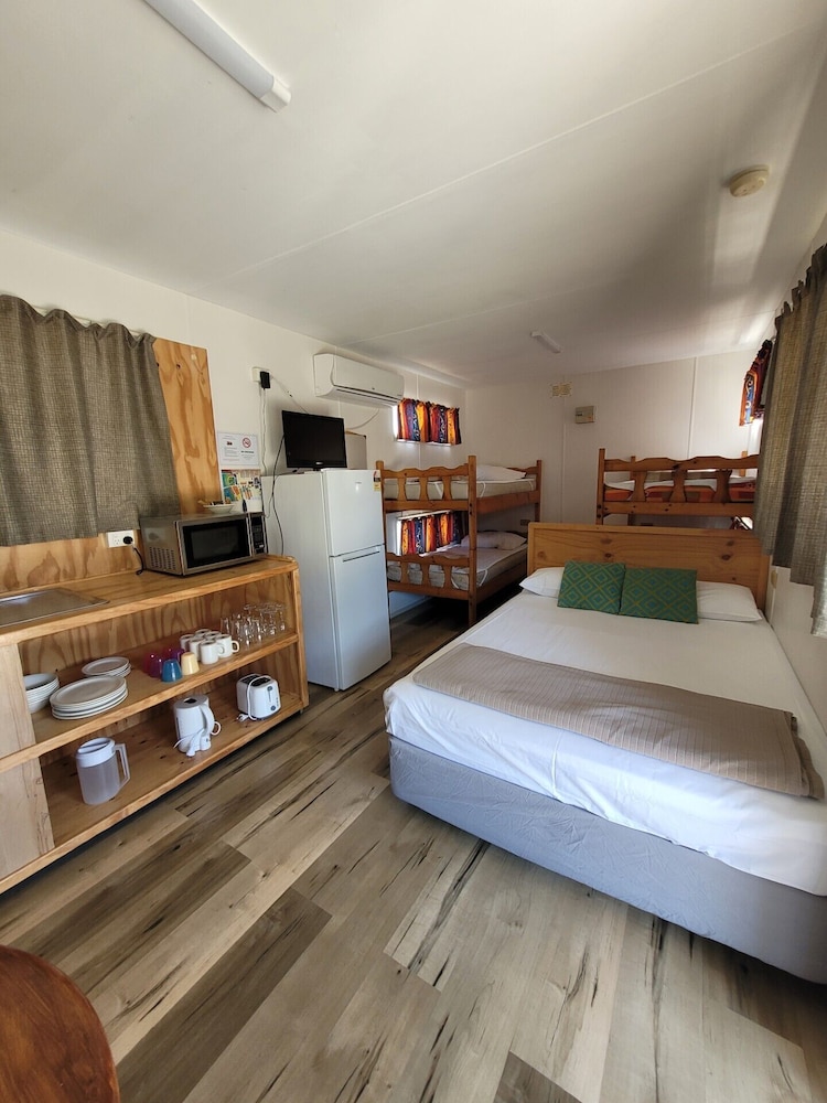 Lanis Holiday Island Caravan Park 24/67