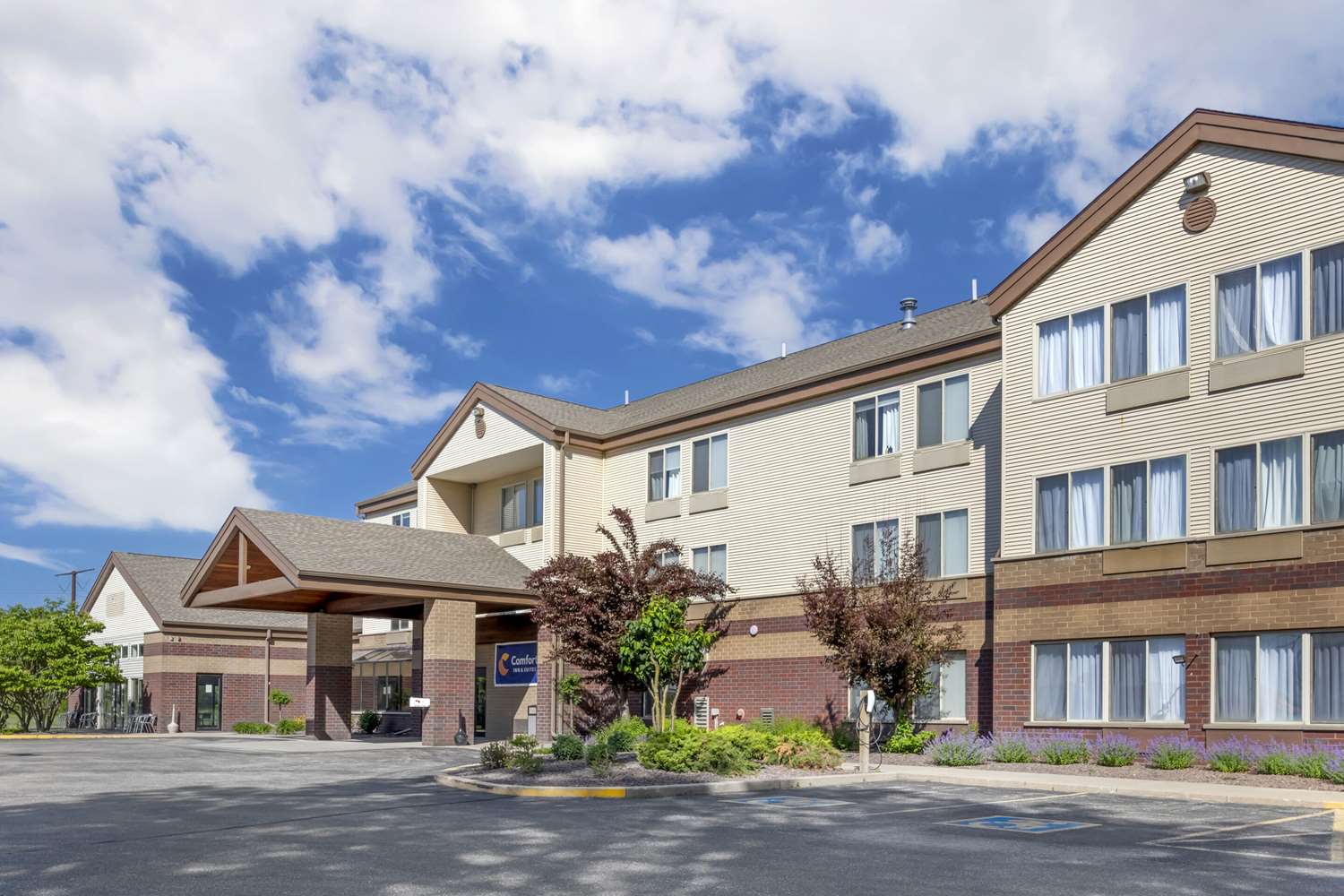 Comfort Inn & Suites New Lisbon 18/18