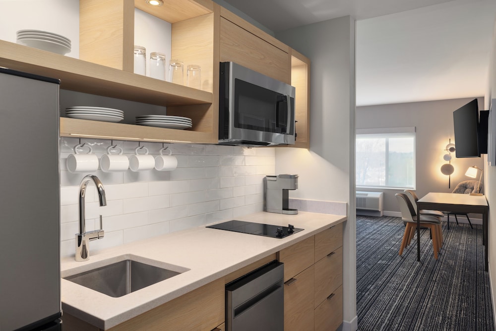 TownePlace Suites by Marriott Hickory 31/32