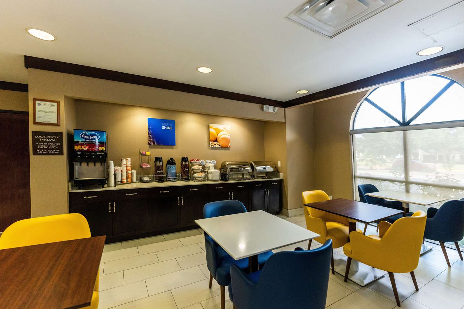 restaurant cafeteria