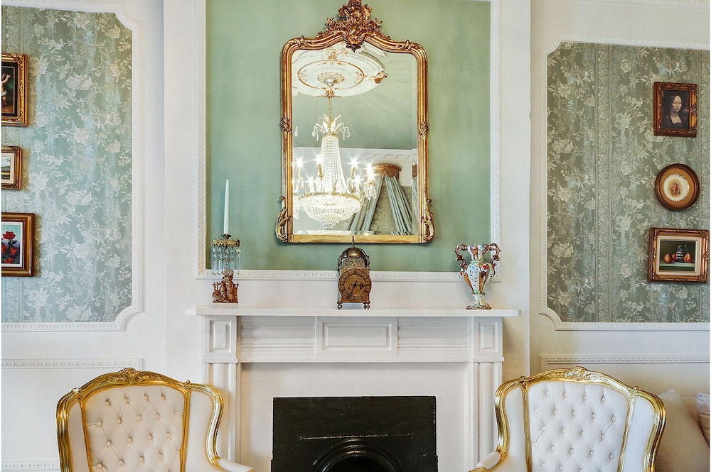 French Quarter Mansion 9/50