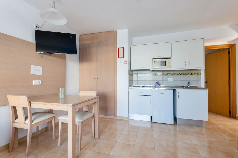 Mariners Club Apartments 30/46