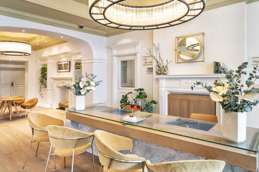 Melia London Kensington Member of Melia Collection 14/93