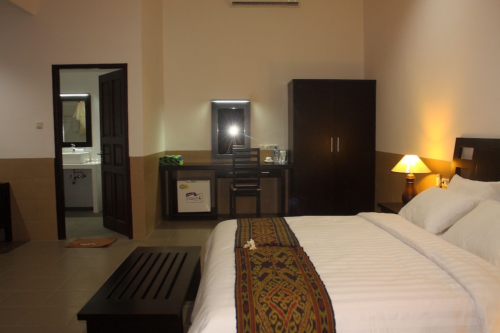 DELUXE, TWIN BEDS, POOL VIEW, GARDEN AREA