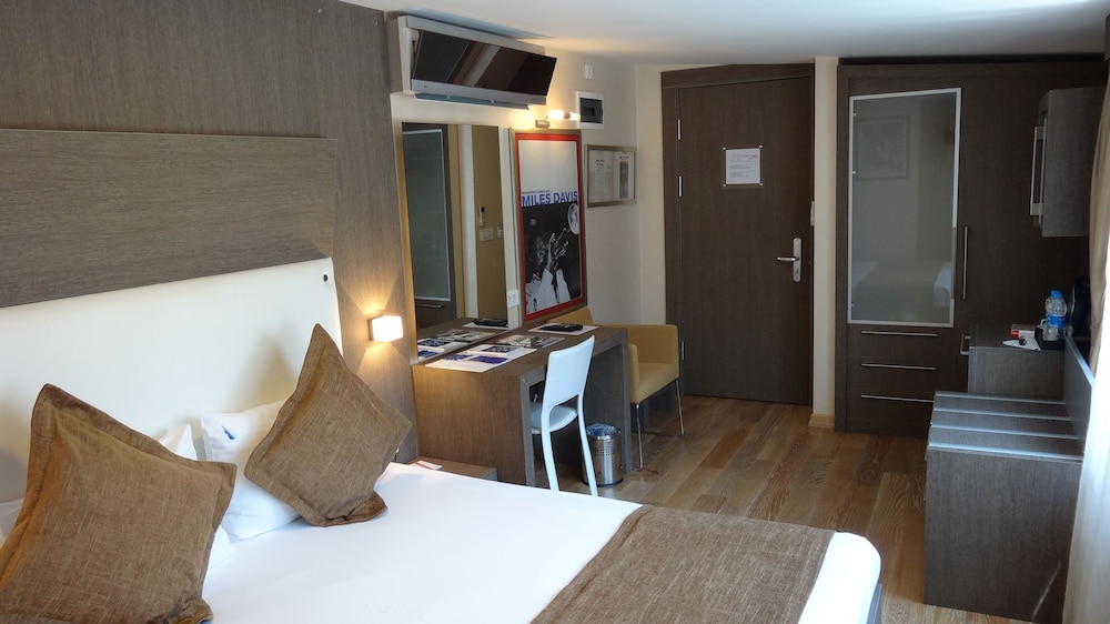 Jazz Hotel 20/70