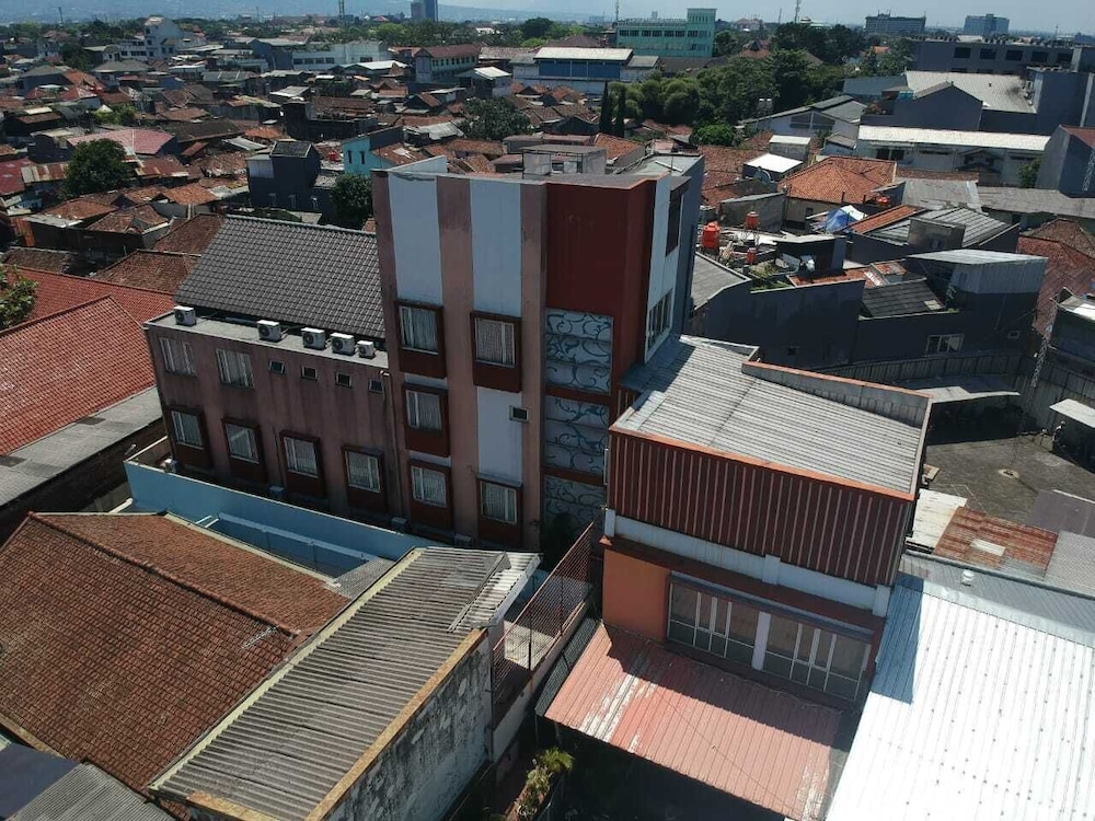 Image Hotel & Resto 3/17