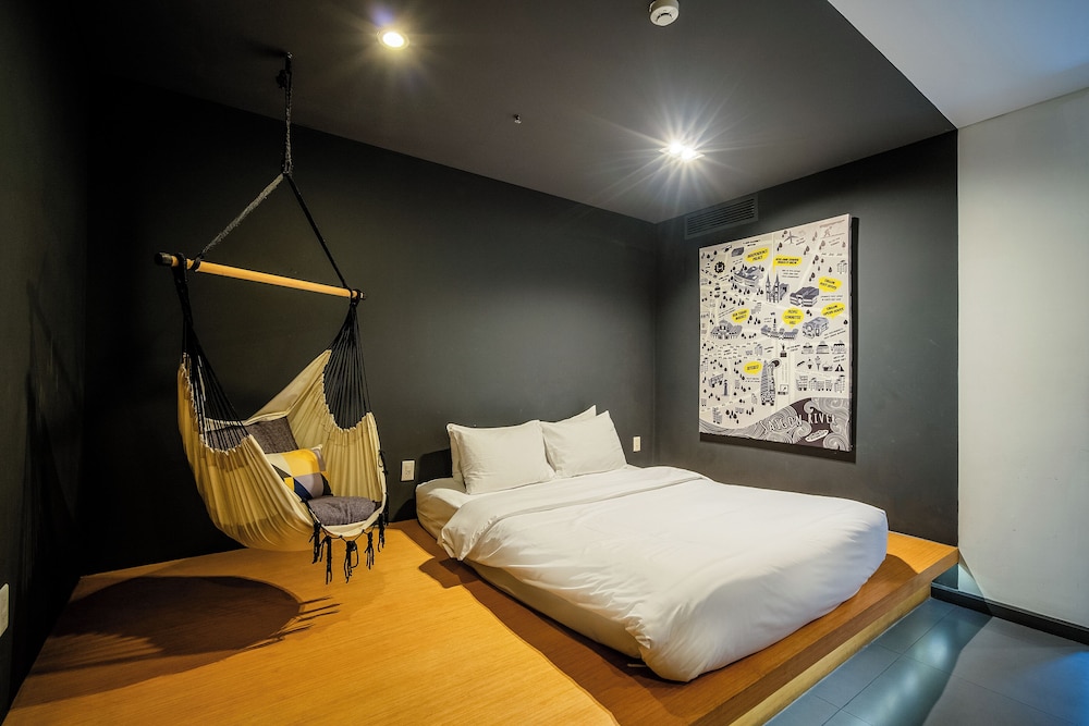 NEST, DELUXE, DOUBLE BED