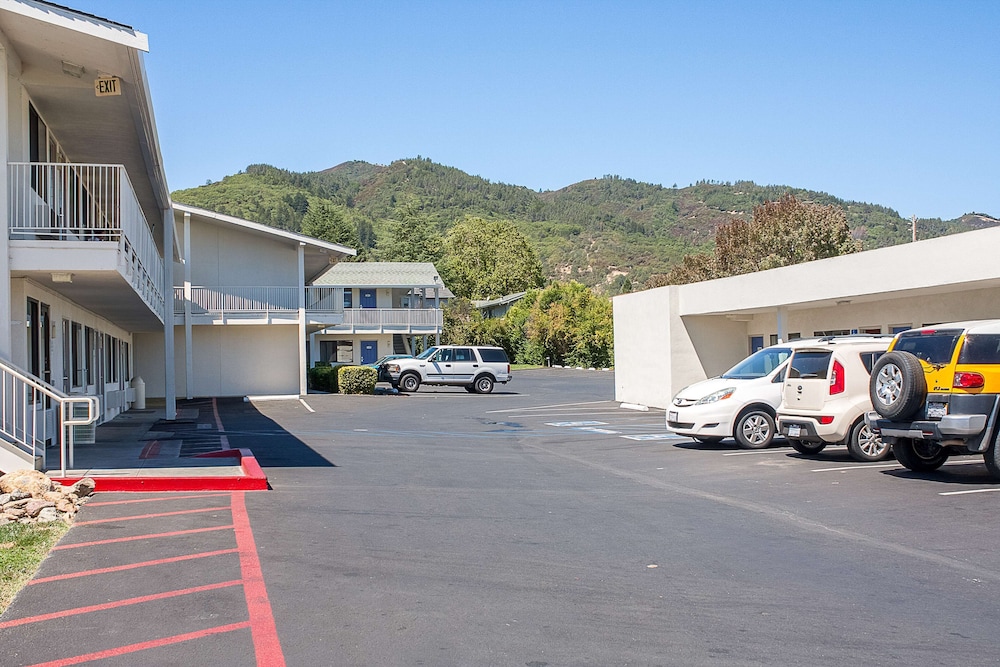 Motel6 Ukiah CA 6/53