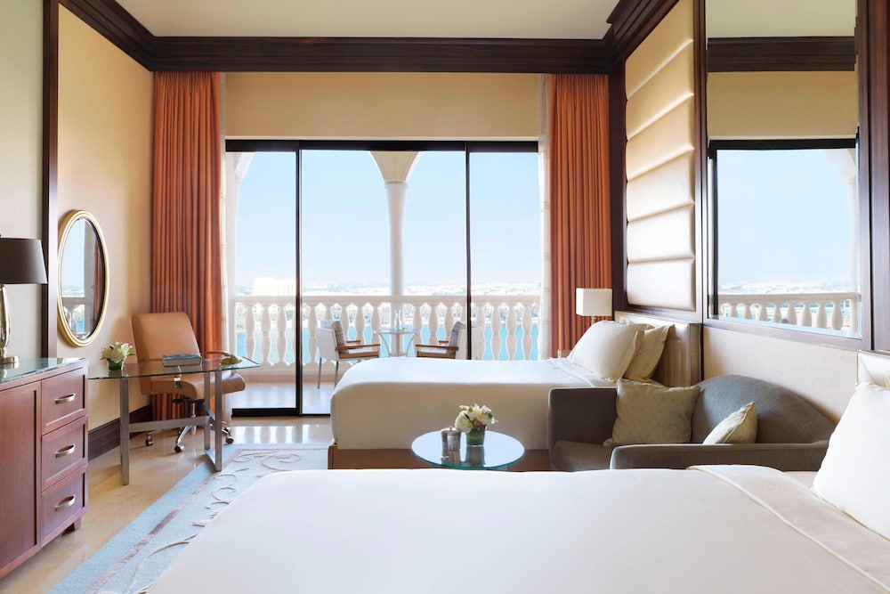 The Ritz Carlton Abu Dhabi Grand Canal 18/63