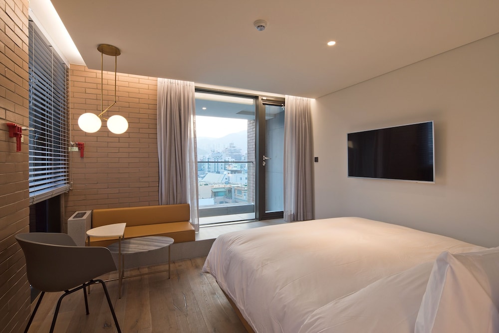 Hotel Cont 35/43