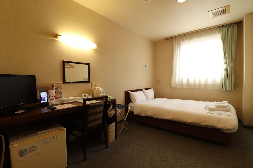 SEMI ROOM, SEMI DOUBLE BED, SMOKING
