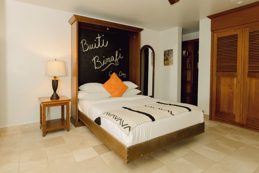 Colonial, Suite, Futon Bed, Queen Bed, Beach Front