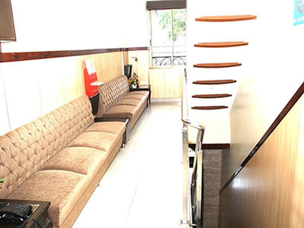 Oyo Rooms Mumbai Central 18/20