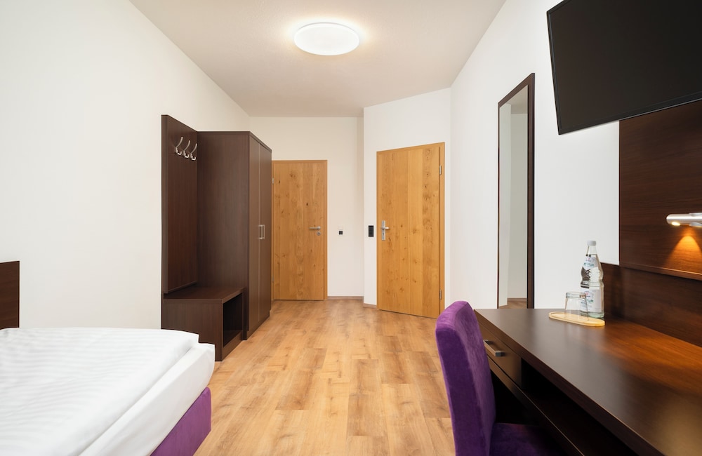ates Hotel Lampertheim 3/21