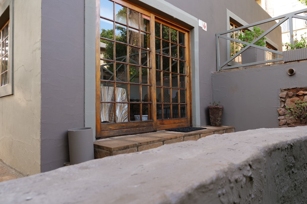 7Th Street Guesthouse 65/73
