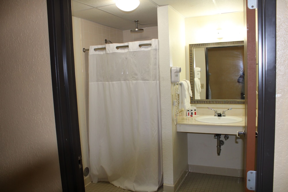 Days Inn Sheboygan the Falls 36/41
