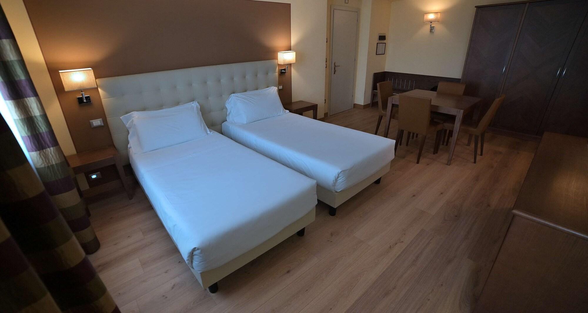 Family, Multiple Beds