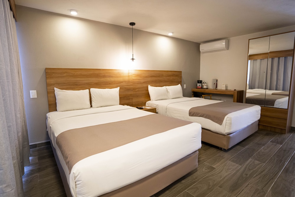 La Posada Hotel &amp; Suites 23/68