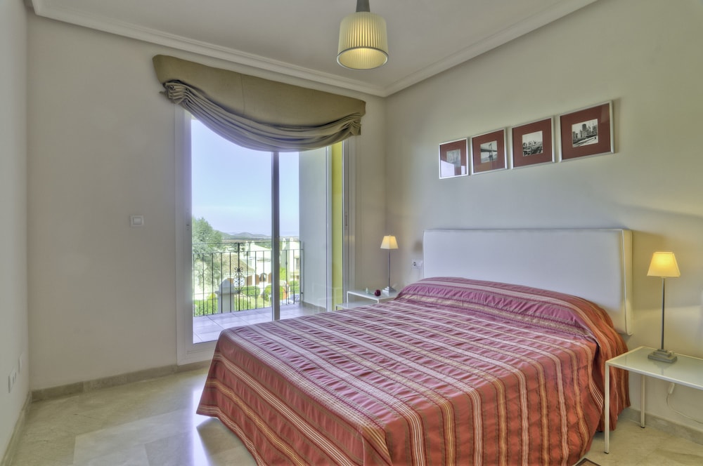 Montemares Golf Luxury Apartments 13/50