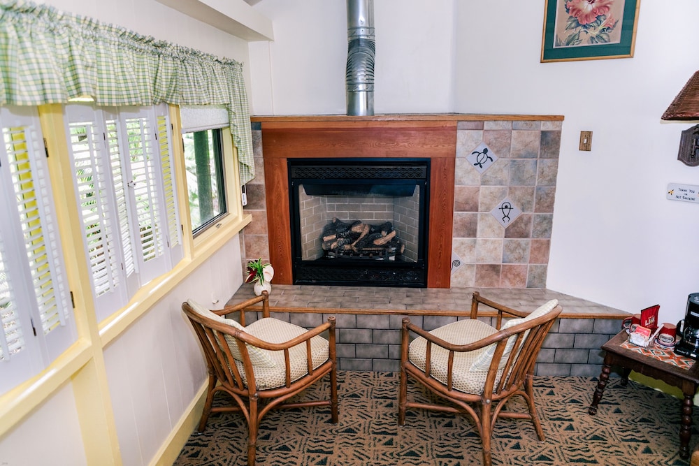 Kilauea Lodge and Restaurant 43/76