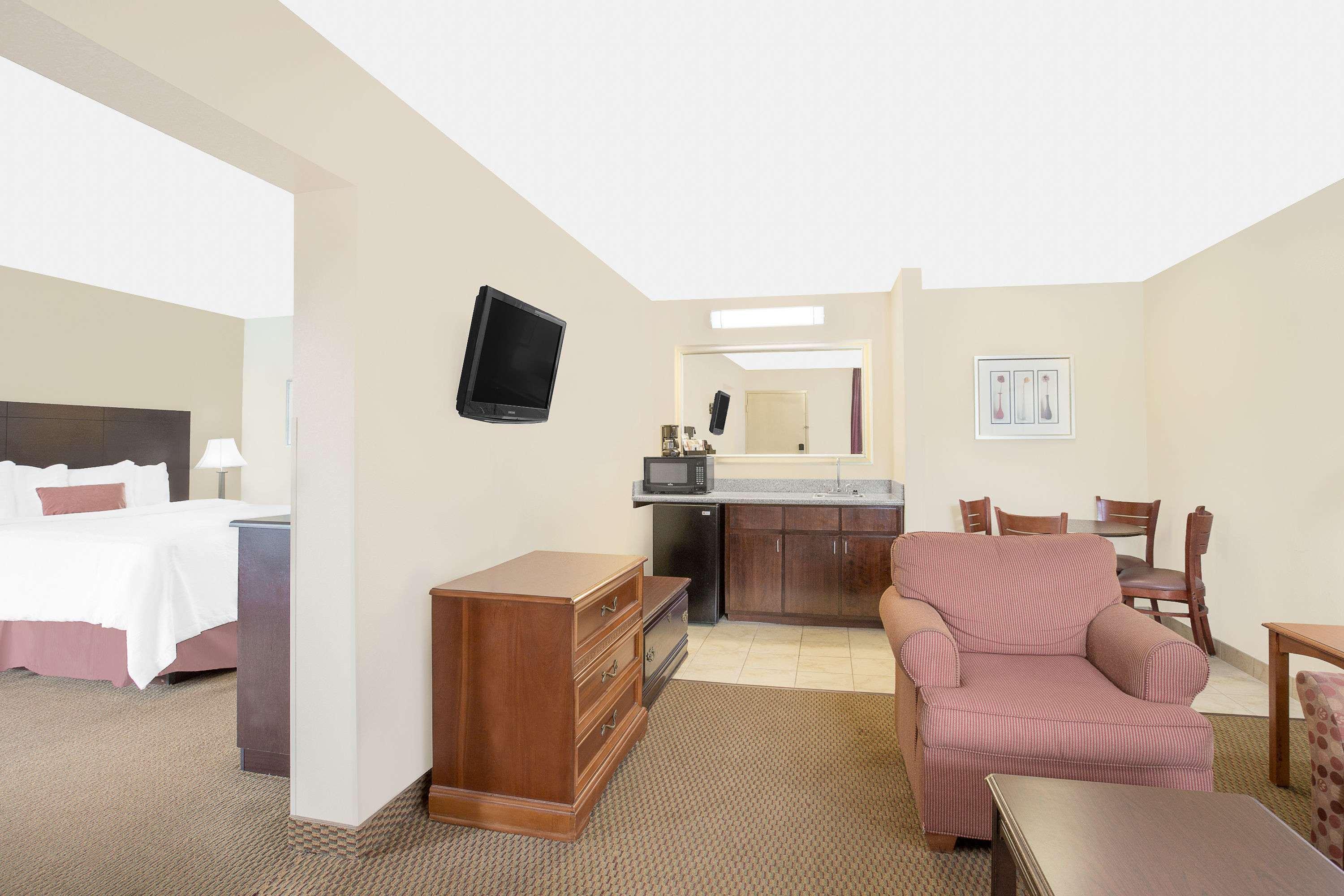 Baymont By Wyndham Greenville, NC 11/17