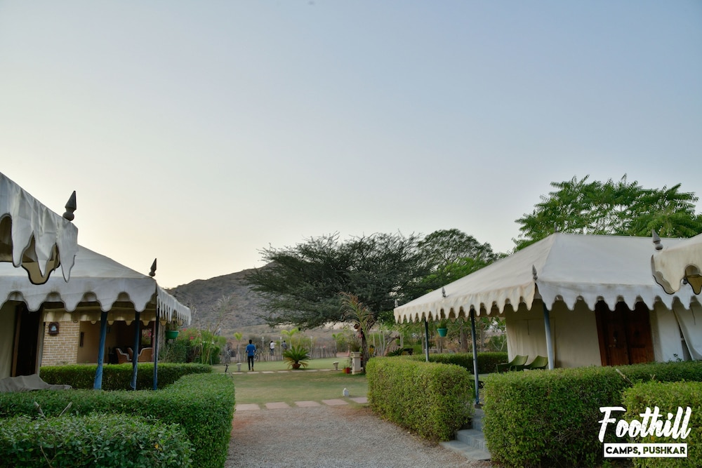 Foothill Pushkar Resort 4/50
