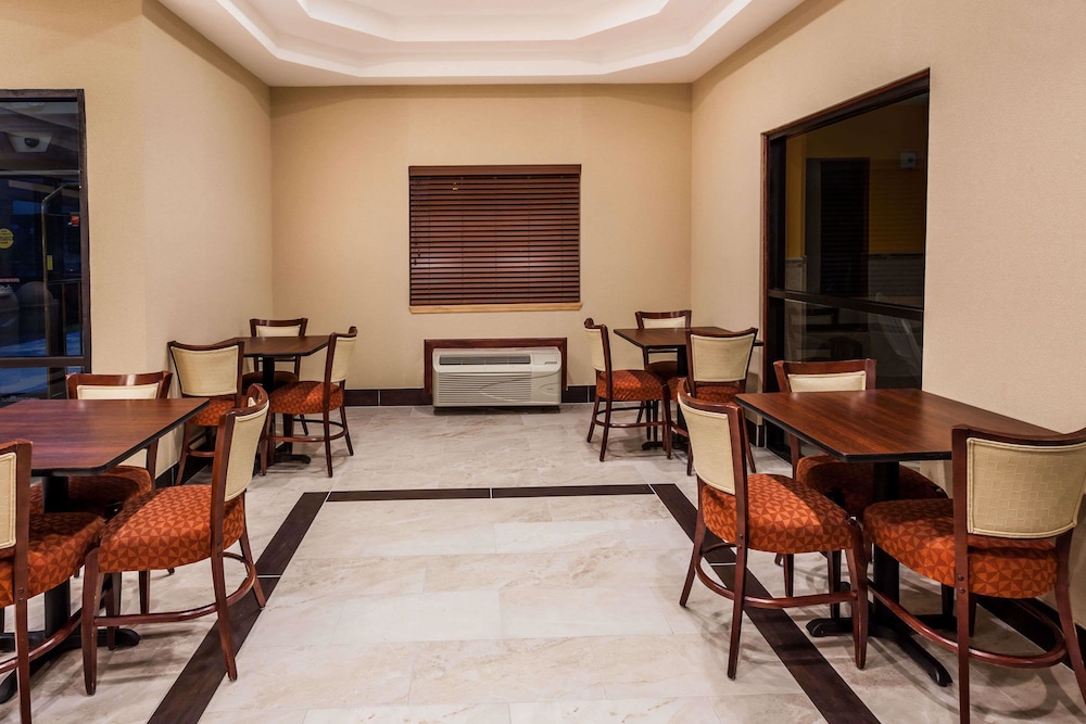 Ramada by Wyndham Locust Grove 23/29