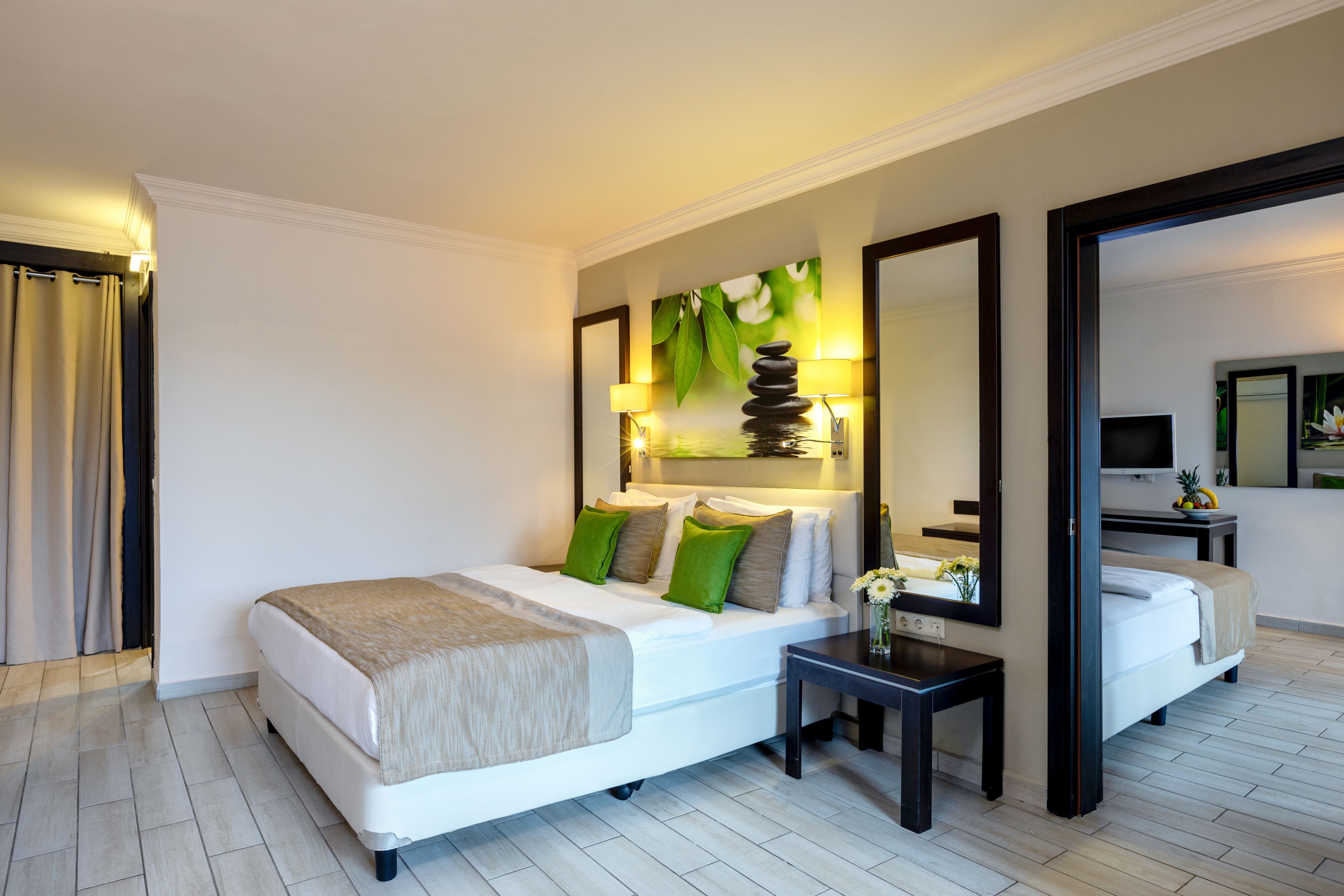 FAMILY ROOM - 2 BEDROOMS