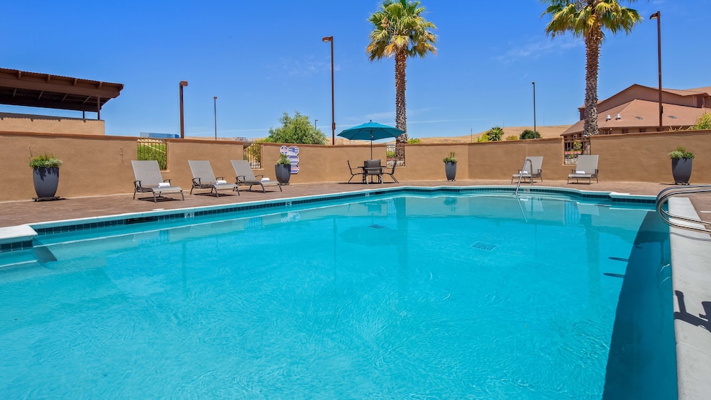 Best Western Plus Vineyard Inn 1/45