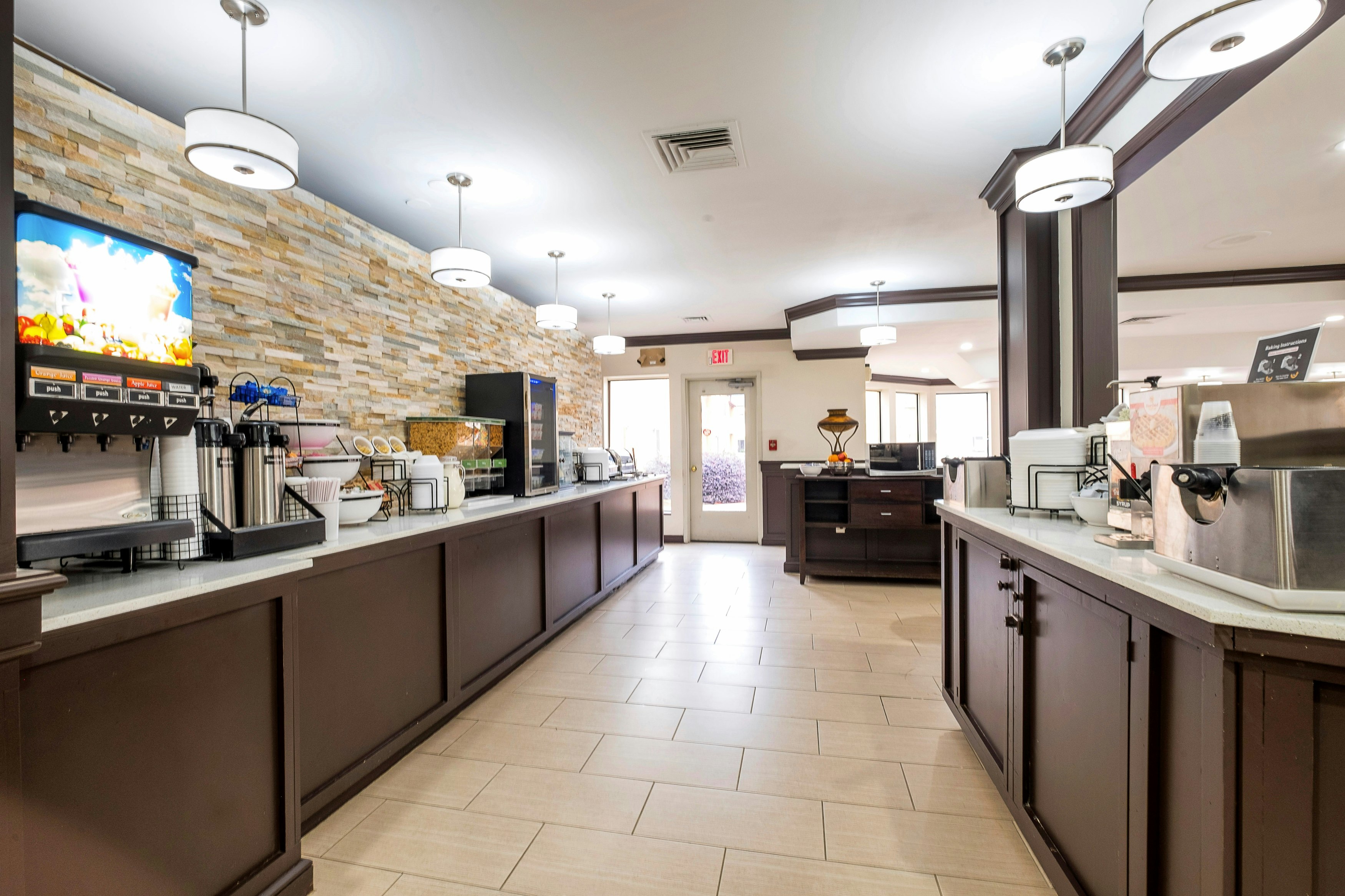 Red Roof PLUS & Suites Knoxville West - Cedar Bluff 9/51