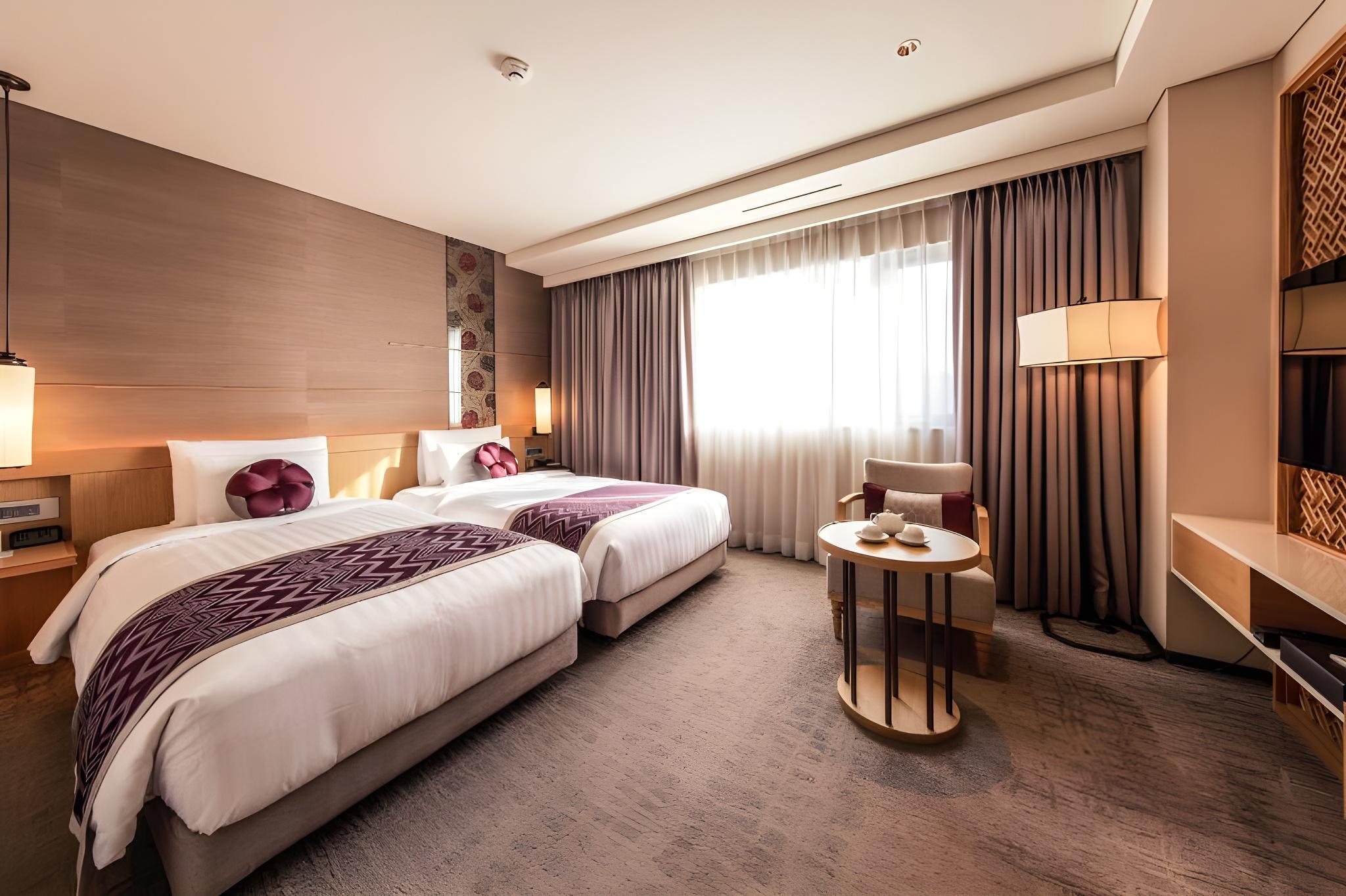 Sky, Premier, Twin Beds, Lounge Access