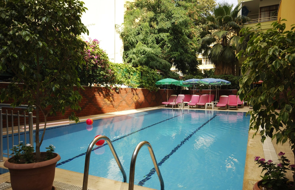 NOVIS HOTEL CLEOPATRA 39/75