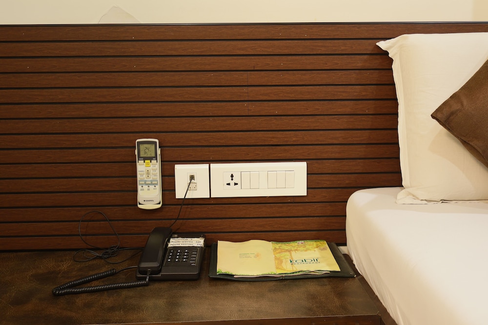 OYO Rooms Thaltej SG Highway 20/51