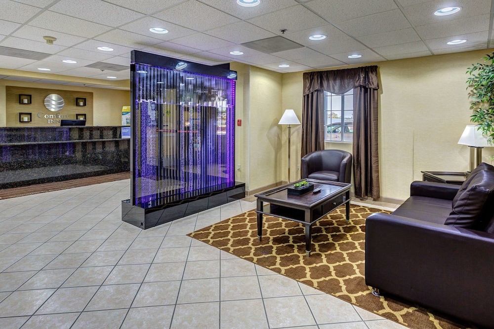 Comfort Inn Decatur Priceville 30/49