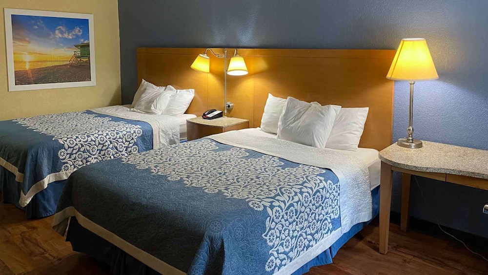 Motel6 Savannah, GA - Gateway & I-95 15/40