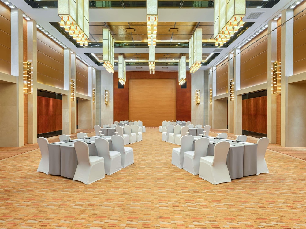 Pullman Guangzhou Baiyun Airport Hotel 72/77